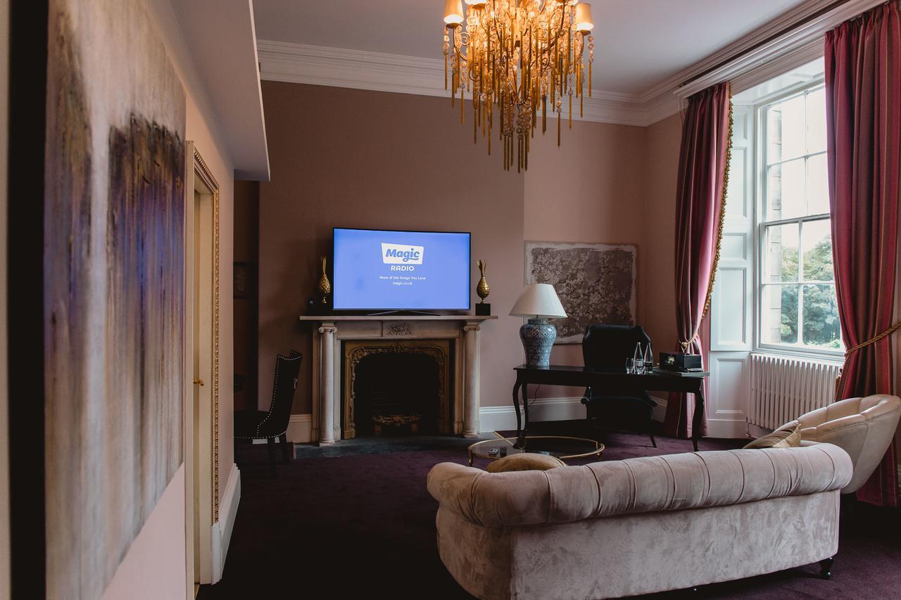 Haigh Hall Hotel Wigan Eksteriør bilde